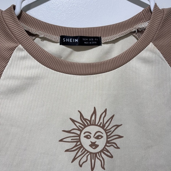 Cap sleeve Cream and tan sun crop top - Picture 4 of 6